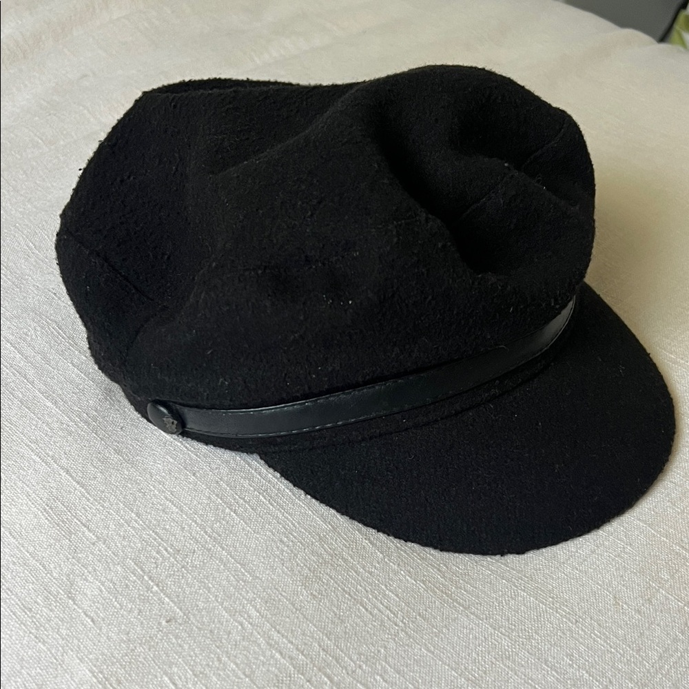 Black Newsboy Cap with Leather Band